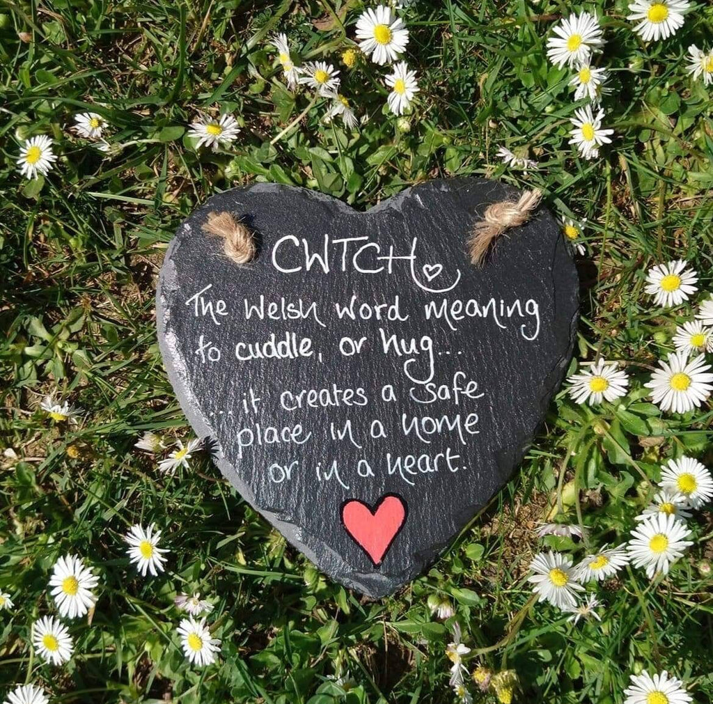 Slate art, Slate heart, Cwtch hanging slate heart, Definition of cwtch, Welsh gifts, Cymru, Handwritten, Welsh verse.